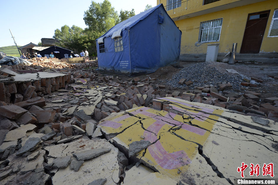 甘肅定西地震:岷縣永光村救援現(xiàn)場(chǎng)直擊 甘肅定西地震:岷縣永光村救援現(xiàn)場(chǎng)直擊