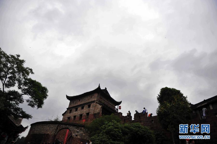 鳳凰古城即將結(jié)束"免票" 鳳凰古城即將結(jié)束"免票"