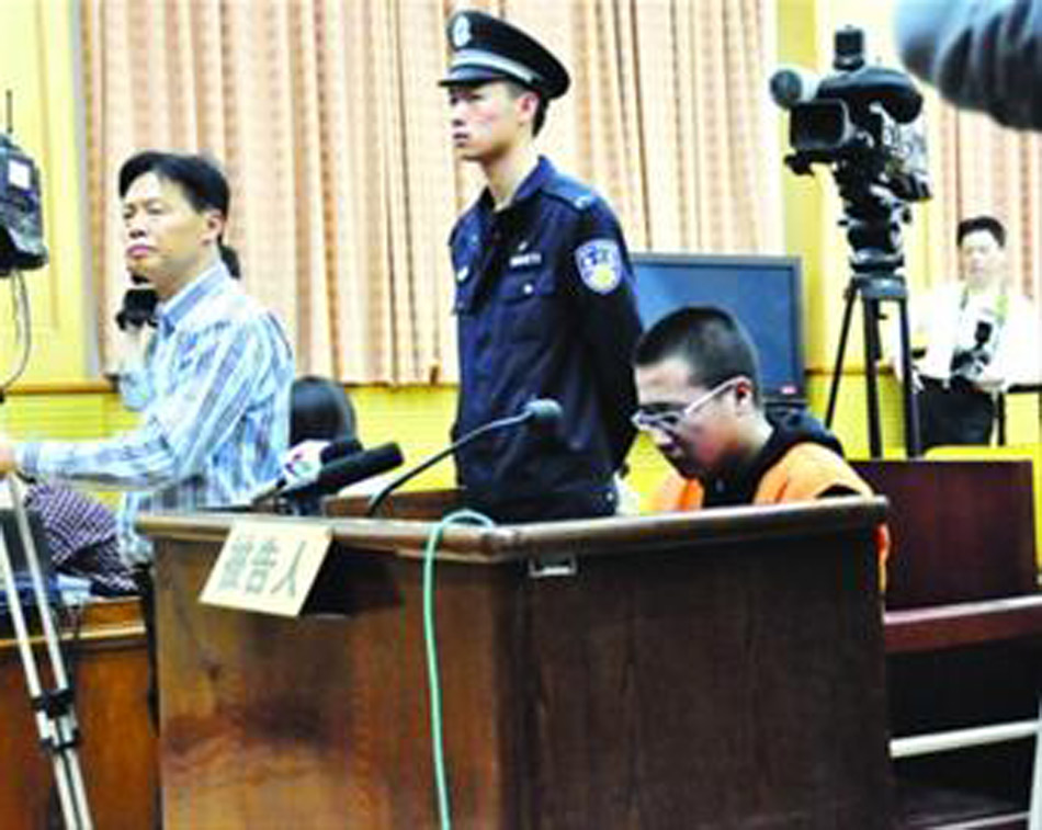 大學(xué)生撞死5名養(yǎng)護(hù)工案開(kāi)庭 大學(xué)生撞死5名養(yǎng)護(hù)工案開(kāi)庭