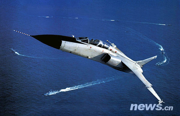 飛豹首批女飛行員:飛“爺們機(jī)”不在話下 飛豹首批女飛行員:飛“爺們機(jī)”不在話下