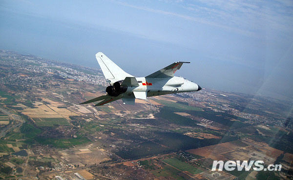 飛豹首批女飛行員:飛“爺們機(jī)”不在話下 飛豹首批女飛行員:飛“爺們機(jī)”不在話下