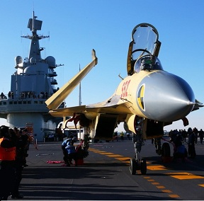 殲-15航母起降訓(xùn)練