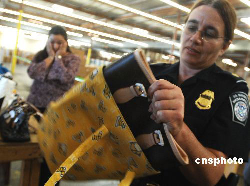 出國旅游海關(guān)檢查有講究 啥能帶啥不能帶？