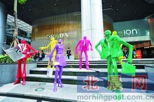 烏節(jié)路上大牌云集。