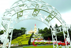 龍鳳山莊有歐式古堡。