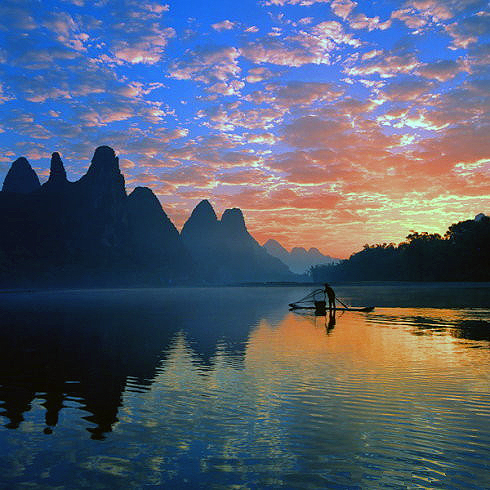 在這里就推薦幾天經(jīng)典的徒步路線。