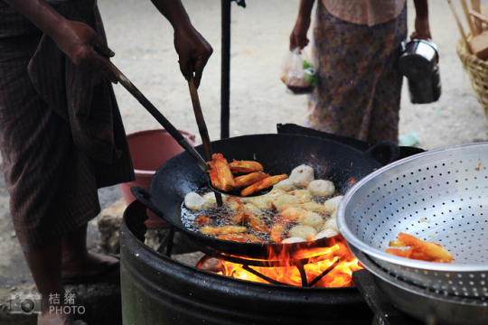 緬甸，繽紛的街邊平民小吃