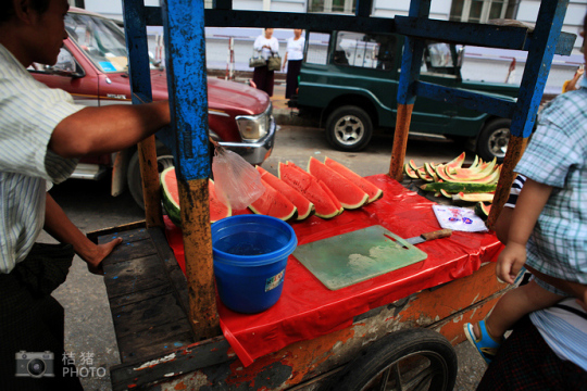 緬甸，繽紛的街邊平民小吃