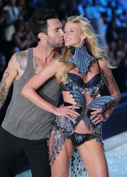 誰(shuí)能有幸約會(huì)天使？維秘超模們的男星后宮團(tuán)