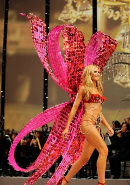 誰(shuí)能有幸約會(huì)天使？維秘超模們的男星后宮團(tuán)