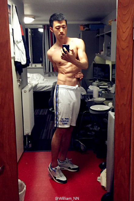 這么性感，你女朋友造？