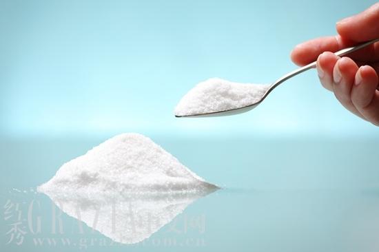 食鹽、白糖去黑頭法