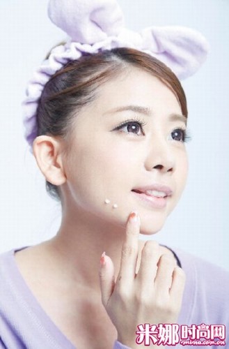 粗鹽進(jìn)行角質(zhì)護理 粗鹽進(jìn)行角質(zhì)護理