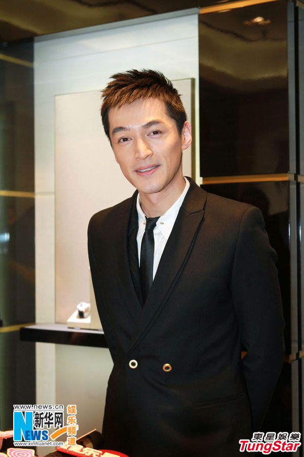 胡歌預(yù)為餐廳員工發(fā)獎金 呼吁保障演員生命安全 胡歌預(yù)為餐廳員工發(fā)獎金 呼吁保障演員生命安全