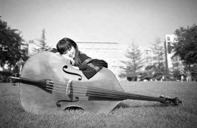 提琴專業(yè)的康康被稱為“人大女神”。