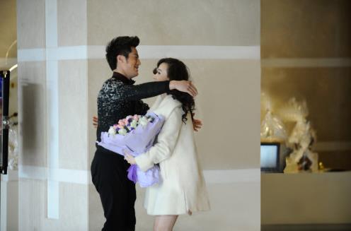 曝蕭薔酒店約會(huì)90后男子后丟失名貴項(xiàng)鏈 曝蕭薔酒店約會(huì)90后男子后丟失名貴項(xiàng)鏈