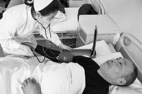 濟源市在河南率先全面推行“先診療后結(jié)算”服務(wù)模式 濟源市在河南率先全面推行“先診療后結(jié)算”服務(wù)模式