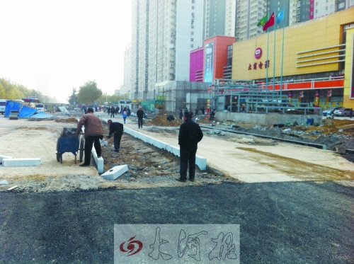 地鐵1號(hào)線桐柏路站道路施工現(xiàn)場(chǎng) 地鐵1號(hào)線桐柏路站道路施工現(xiàn)場(chǎng)
