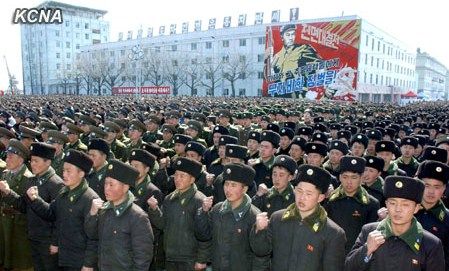 朝鮮黃海北道、咸鏡南道和南浦市11日舉行軍民大會(huì)，支持朝鮮人民軍最高司令部發(fā)言人聲明。