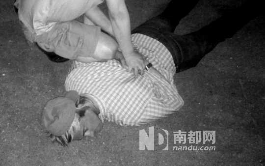 俄羅斯安全部門發(fā)布圖片顯示，美國駐俄使館工作人員福格爾被抓獲。