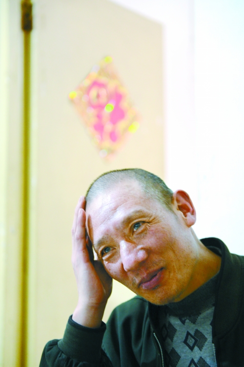 出看守所后,李懷亮的輕松表情越來越多。