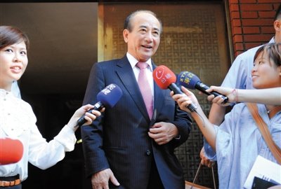 9月11日，王金平前往國(guó)民黨考紀(jì)會(huì)時(shí)回答記者提問(wèn)。