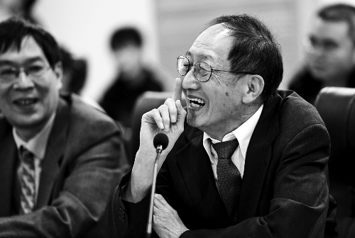 諾獎得主崔琦62年后首次回鄉(xiāng) 關(guān)注河南老家教育問題 諾獎得主崔琦62年后首次回鄉(xiāng) 關(guān)注河南老家教育問題