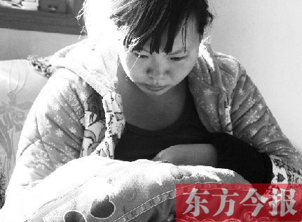 重新找回兒子蛋蛋，年輕的媽媽再也不忍離開