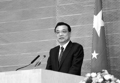 當(dāng)?shù)貢r(shí)間5月5日，國(guó)務(wù)院總理李克強(qiáng)在非盟會(huì)議中心發(fā)表演講。圖/中國(guó)政府網(wǎng)