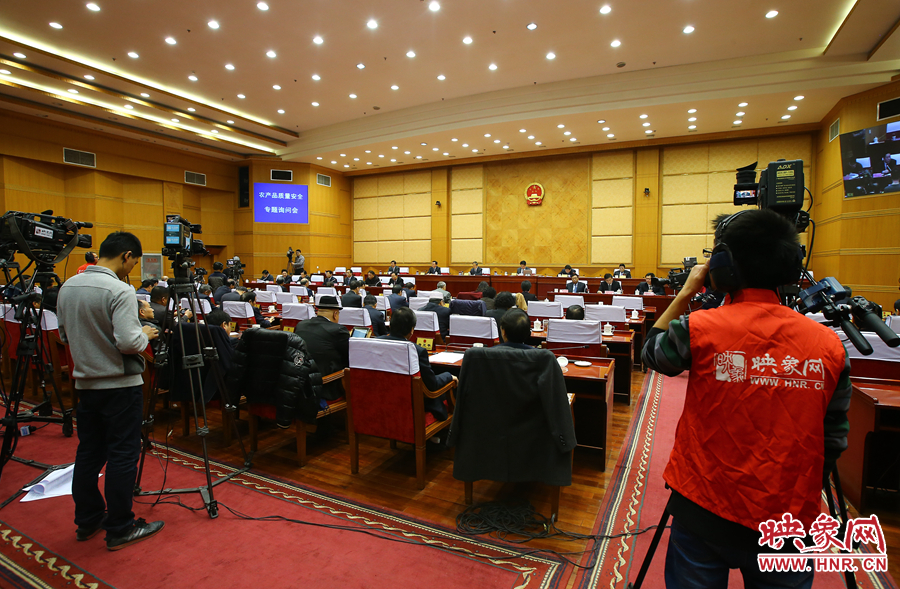 映象網(wǎng)對專題詢問會進(jìn)行全程直播。