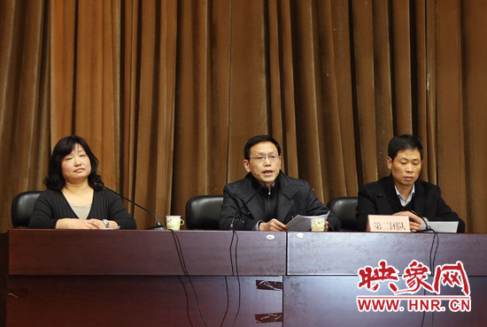 第二組競(jìng)聘團(tuán)隊(duì)，胡士才（中）朱金星（右）趙瑞瑩（左）。