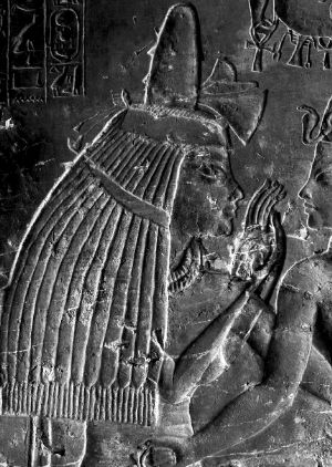 墓中壁畫顯示，馬婭把年幼的圖坦卡蒙抱在膝上。