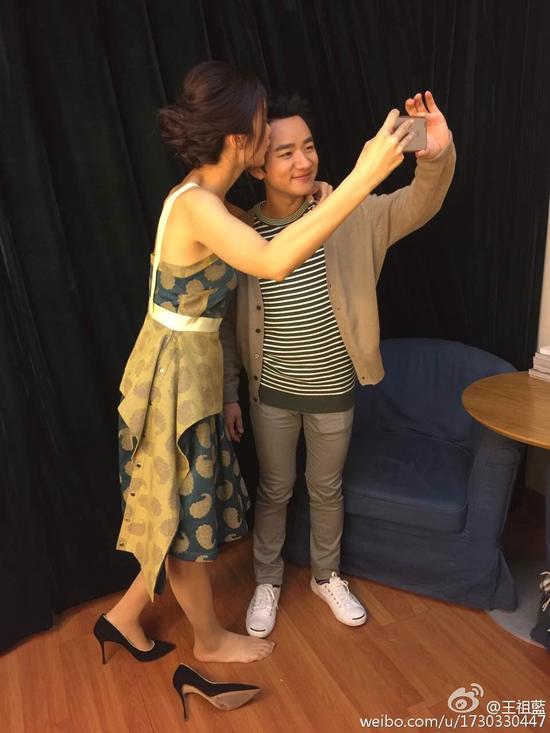 王祖藍李亞男深夜搞怪秀恩愛 王祖藍李亞男深夜搞怪秀恩愛