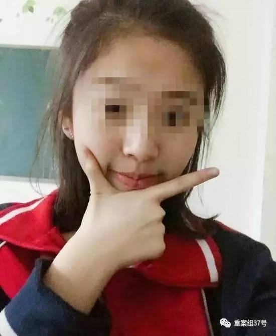 17歲高中男生教室里掐死女同學(xué)，被訴故意殺人和強奸