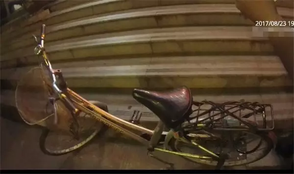 女大學(xué)生帶1萬塊學(xué)費開房 警察連發(fā)90條短信相勸