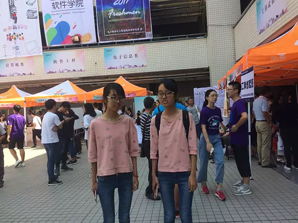 雙胞胎姐妹花劉玲馨、劉玲潔。