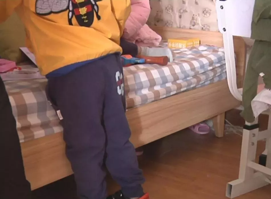 男童幼兒園疑遭虐待 家屬:反映后孩子被老師孤立了 男童幼兒園疑遭虐待 家屬:反映后孩子被老師孤立了