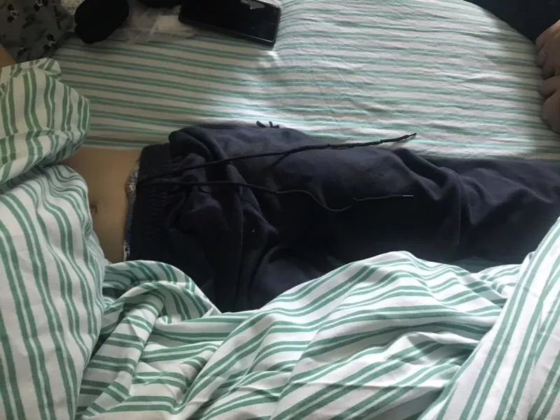 嚇哭！6歲男孩被夾斷手指 罪魁禍?zhǔn)拙故切７? oldsrc=