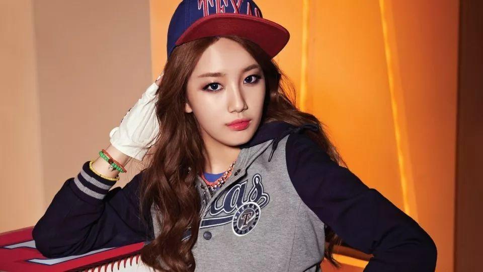 從李敏鎬到李棟旭，再次分手的“男神收割機”裴秀智被嘲太花心？