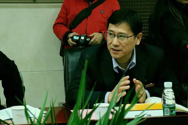 互動結束后華潤燃氣的陳豫總也對各位達人們提出的問題一一作出解答，可是讓大家伙兒們相當滿意呢！