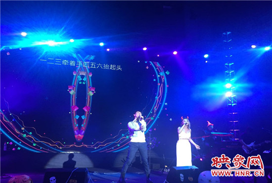 丁當(dāng)現(xiàn)場(chǎng)分享了她的代表曲目，《猜不透》全場(chǎng)大合唱，歌手嚴(yán)爵充分展現(xiàn)創(chuàng)作型歌手的特點(diǎn)。