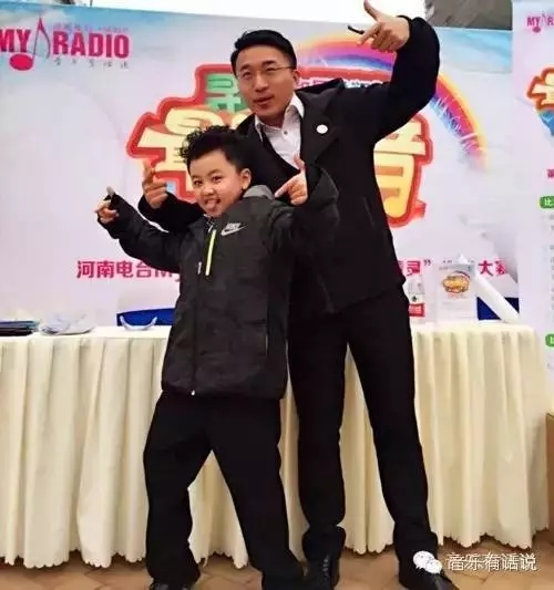 首屆“音符小精靈”黎力嘉小朋友在第二屆比賽上搭檔My Radio頻道聲Lyne主持 首屆“音符小精靈”黎力嘉小朋友在第二屆比賽上搭檔My Radio頻道聲Lyne主持