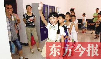 成長訓(xùn)練營面試在東方今報(bào)發(fā)行中心舉行。圖為面試現(xiàn)場