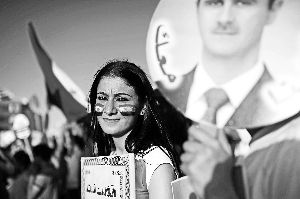 1日，土耳其民眾游行支持巴沙爾政權(quán)。新華社發(fā)