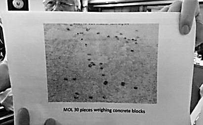 菲防長3日出示拍攝到的“混凝土砌塊”。