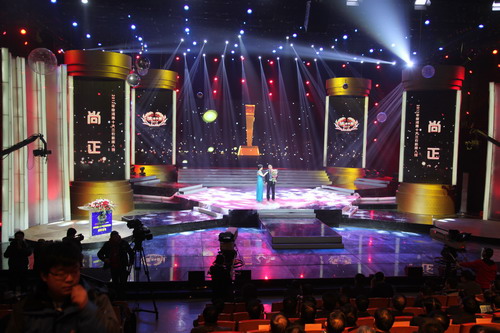 1月18日晚，2012年河南十大三農(nóng)新聞人物在河南電視臺演播廳揭曉。