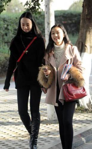 四川藝考現(xiàn)場:一大波美女云集 四川藝考現(xiàn)場:一大波美女云集