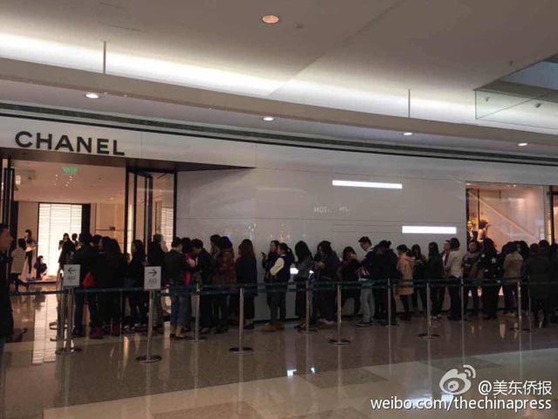 奢侈品牌中國區(qū)降價(jià)引發(fā)搶購 奢侈品牌中國區(qū)降價(jià)引發(fā)搶購