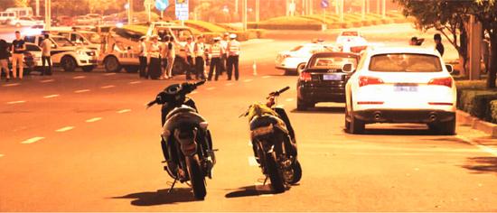 大學(xué)生騎電動(dòng)車飆車 100邁追尾身亡