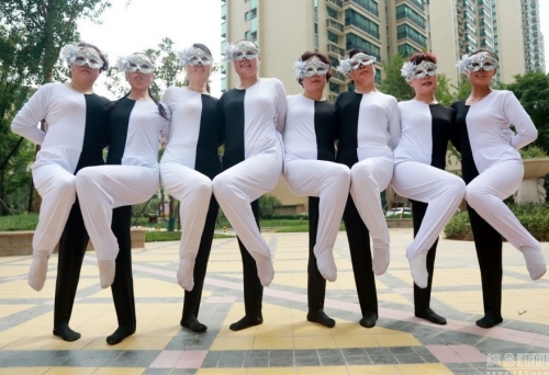 河南大媽自編“錯覺廣場舞” 河南大媽自編“錯覺廣場舞”